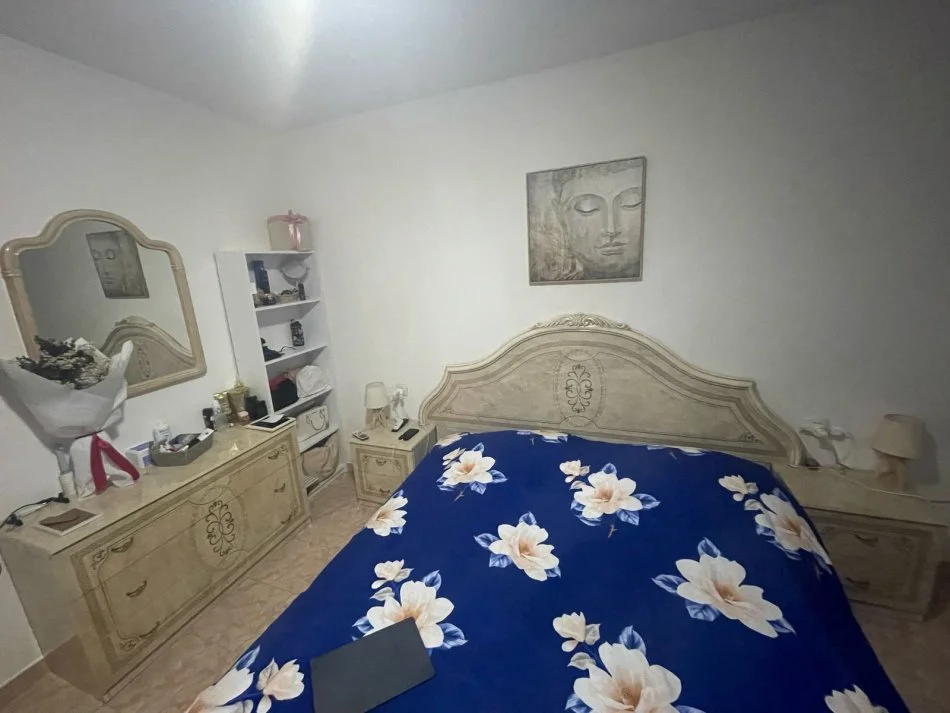 Shqiperi, jap me qera apartament 1+1+Ballkon Kati 5, 65 m² (Pazari i Ri)