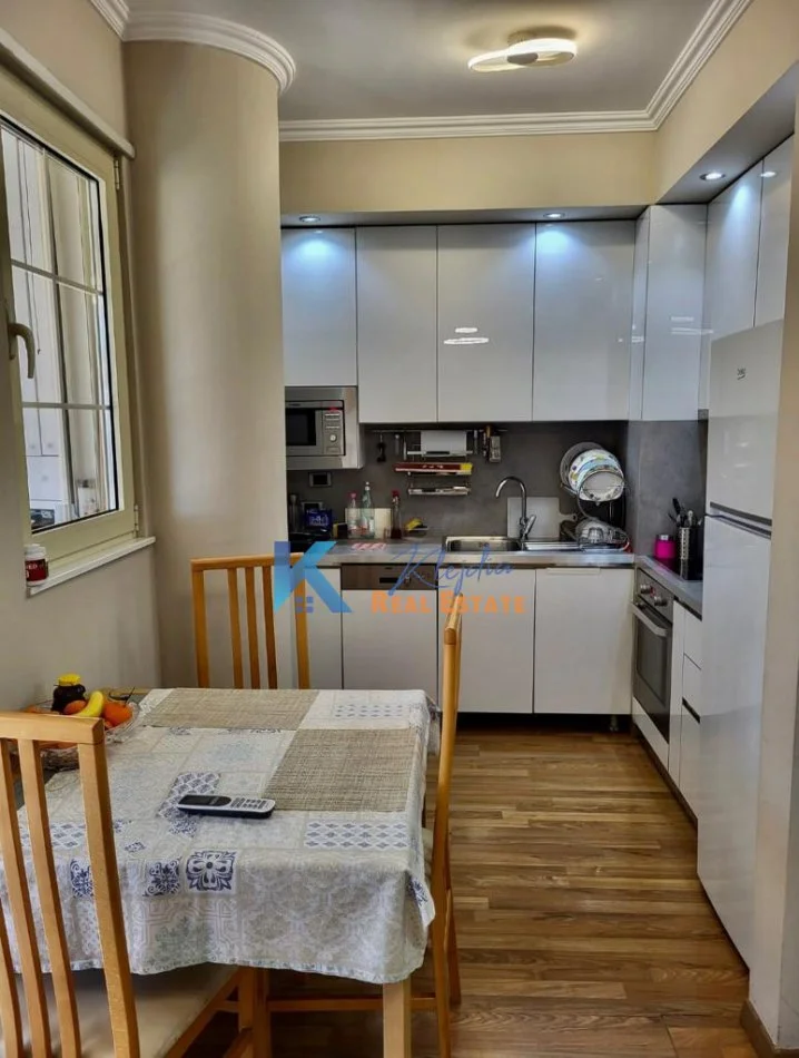 Tirane, jap me qera apartament 2+1+Ballkon Kati 5, 100 m² 700 € (Don Bosko)