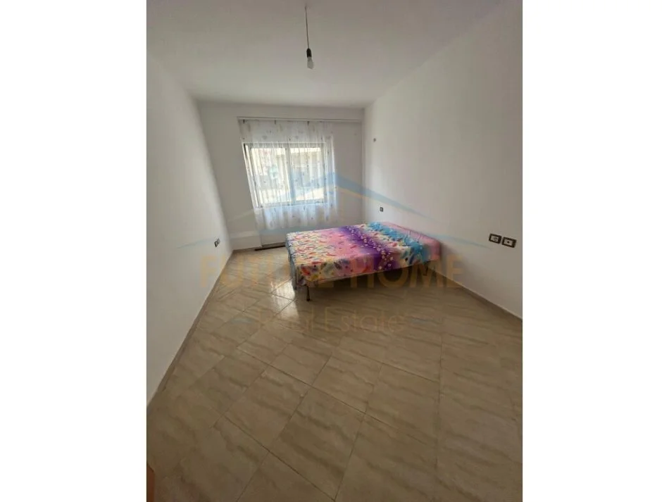 Tirane, shitet apartament 2+1 Kati 3, 90 m² 80.000 € (FRESK)