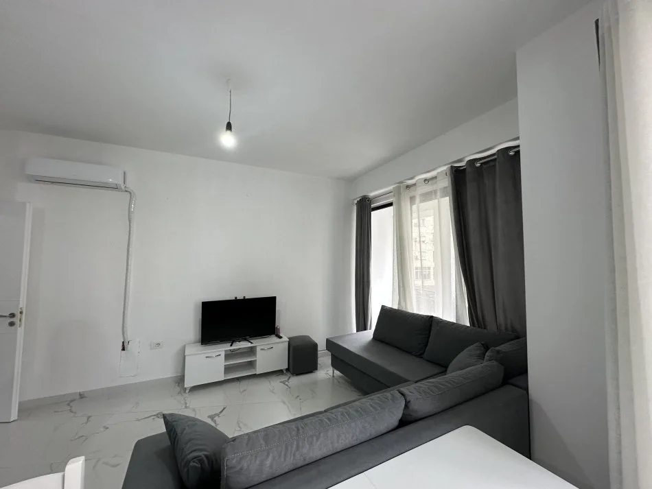 Tirane, jepet me qera apartament 2+1 Kati 3, 107 m² 500 € (Astir)