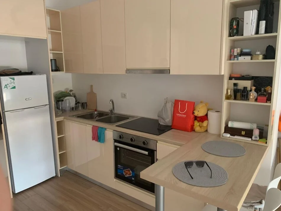 Tirane, jepet me qera apartament 1+1 Kati 11, 65 m² 550 € (Kompleksi Kontakt)
