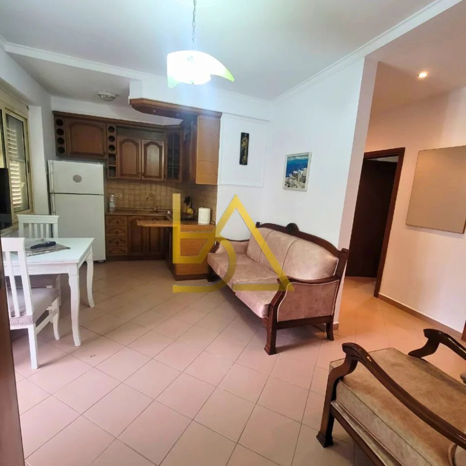 Durres, jepet me qera apartament 2+1+Ballkon Kati 2, 500 € 