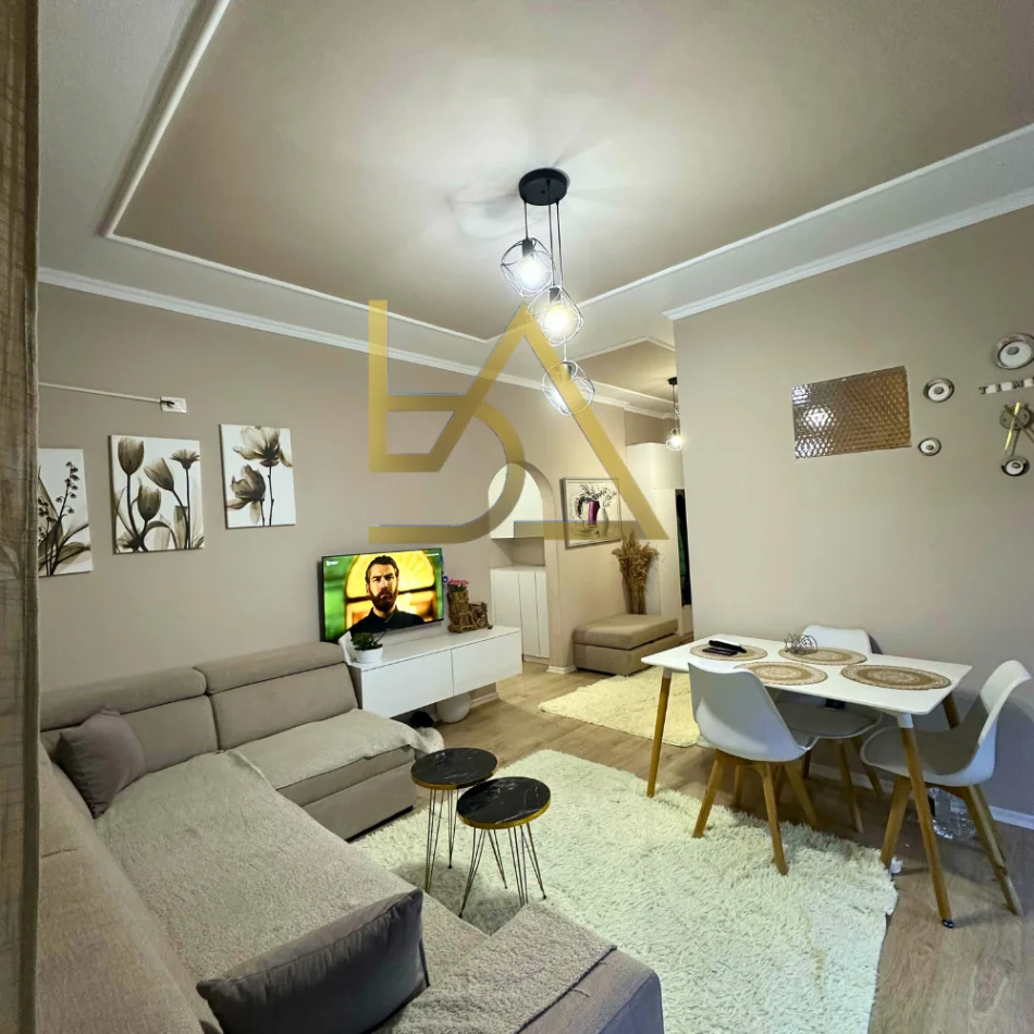 Tirane, shitet apartament 3+1+Ballkon Kati 4, Kodra Diellit