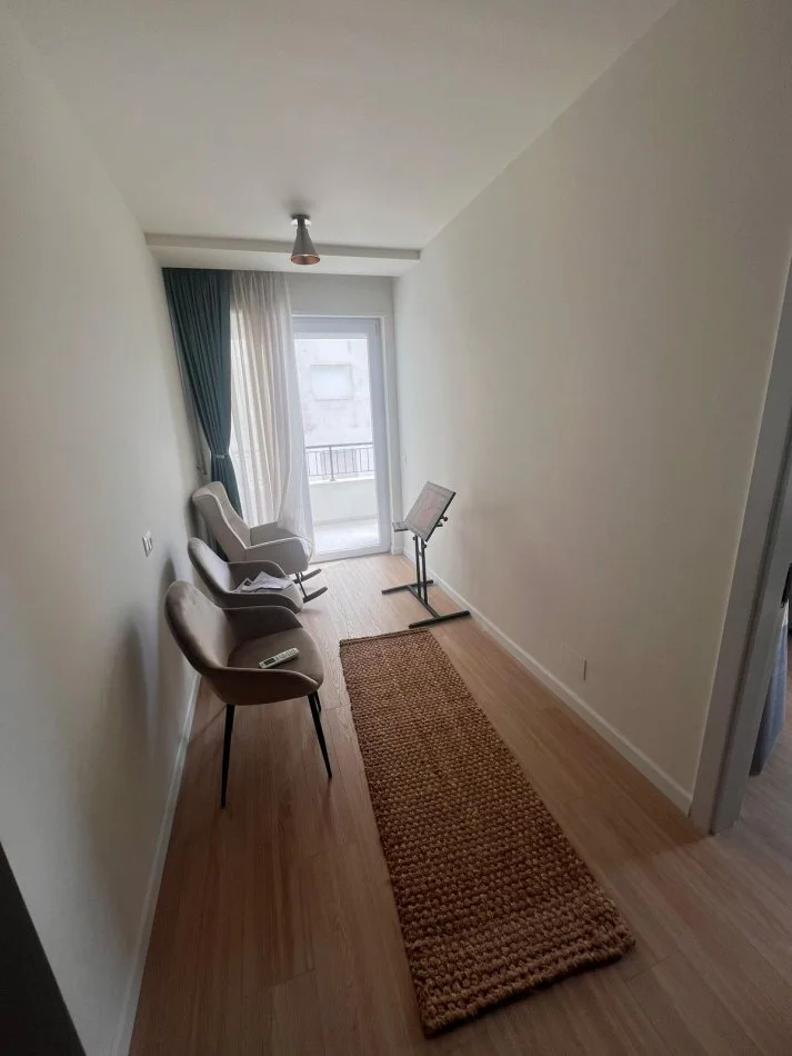 Tirane, jepet me qera apartament 2+1 Kati 5, 110 m² 950 € (Qender)