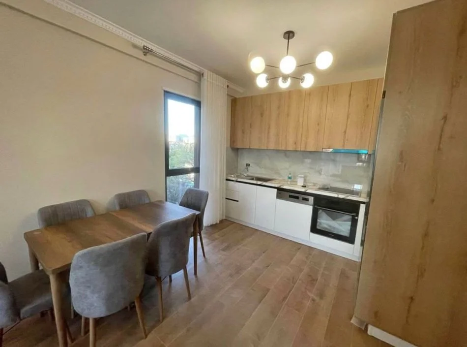 Tirane, jepet me qera apartament 2+1+Ballkon Kati 4, 90 m² 670 € (Prane Venue, Kompleksi ASL 2)