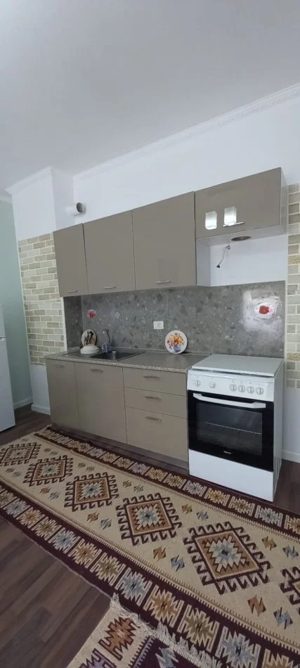 Tirane, shitet apartament 1+1 Kati 4, 83 m² 87.000 € (Hotel Gaxherri)