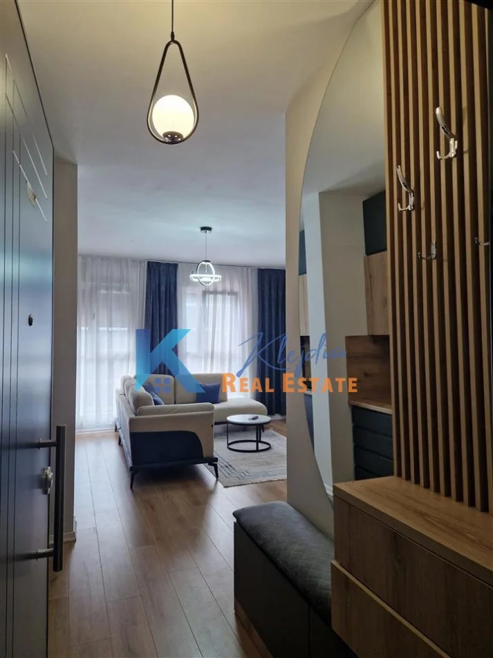 Tirane, jap me qera apartament 1+1+Ballkon Kati 6, 70 m² 600 € (Don Bosko, te Trio Towers Residence)