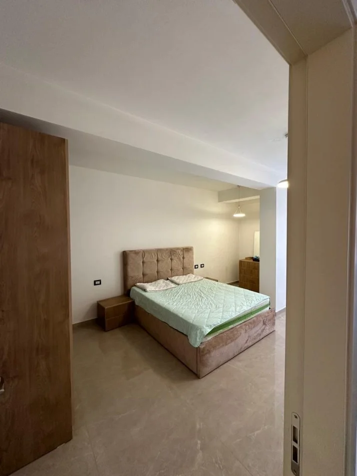 Tirane, jepet me qera apartament 1+1 Kati 6, 70 m² 600 € (Myslym Shyri)