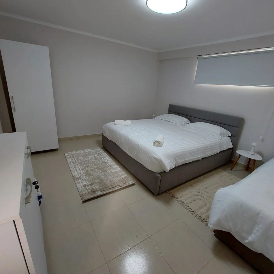 Tirane, jepet me qera shtepi 1+1 Kati 0, 50 m² 450 € (Qender)