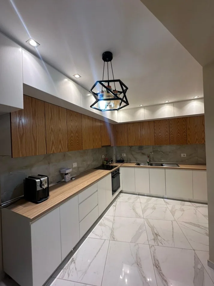 Tirane, jepet me qera apartament 2+1 Kati 6, 90 m² 650 € (Rezidenca Turdiu)