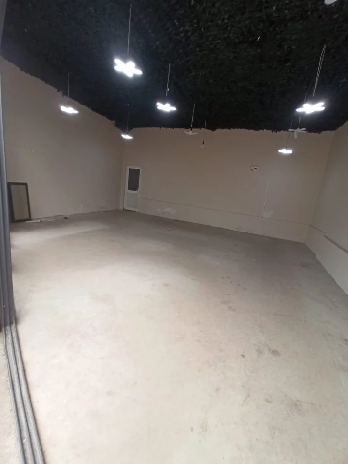 Tirane, jepet me qera ambjent biznesi Kati 0, 56 m² 700 € (Astir)