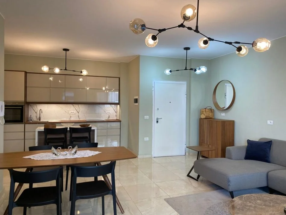 Tirane, jepet me qera apartament 2+1 Kati 2, 89 m² 850 € (Prane Lake View)