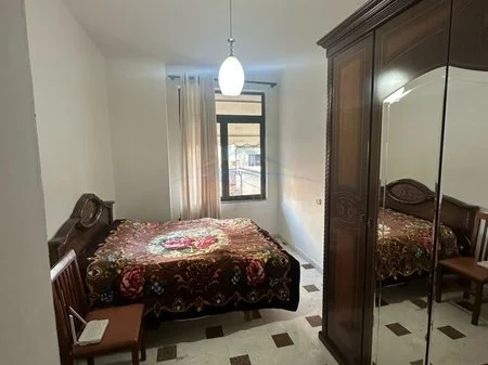 Qera, Apartament 3+1, në Pazarin e Ri, Tiranë. AREA52093