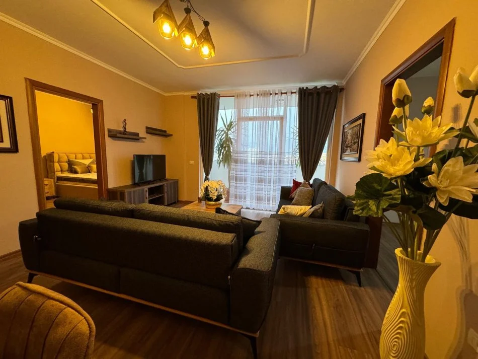 Tirane, jepet me qera apartament 2+1+Aneks+Ballkon Kati 9, 97 m² 700 € (Fuat Toptani)