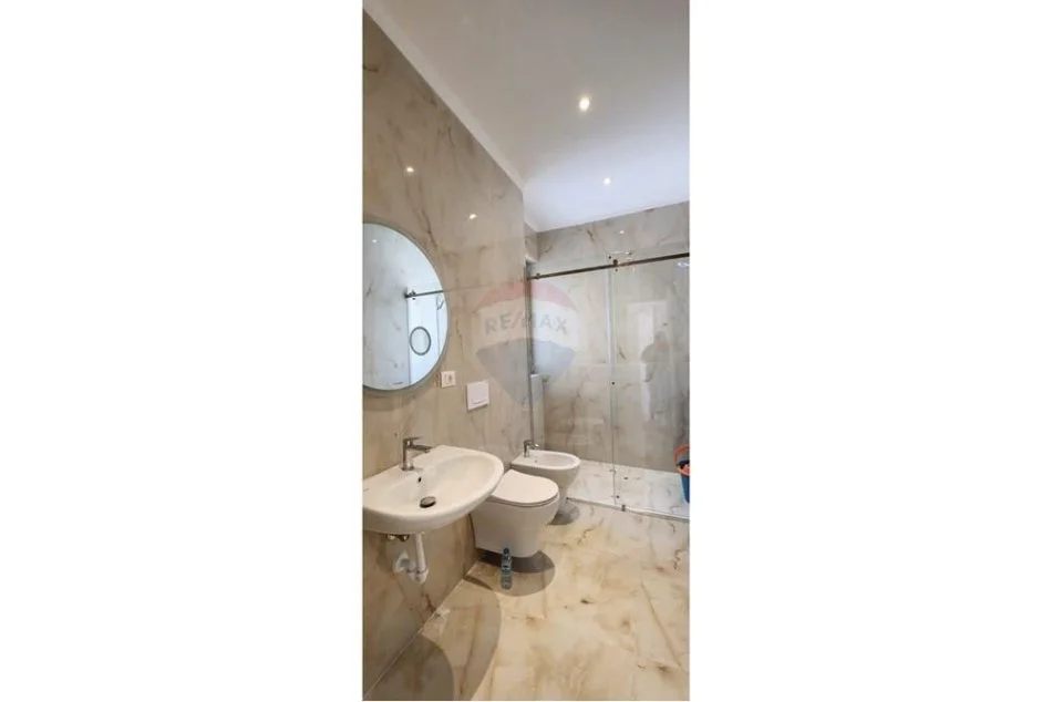 Tirane, jepet me qera 1+1+Aneks+Ballkon Kati 2, 850 € (Liqeni i Thate)