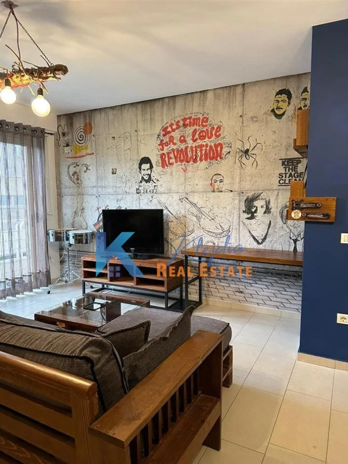Tirane, jap me qera apartament 1+1+Ballkon Kati 2, 64 m² 600 € (afer Liqenit te Thate)