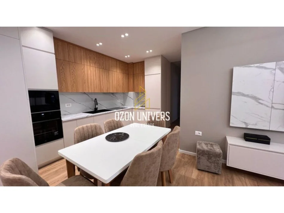 Tirane, jepet me qera apartament 2+1+Ballkon Kati 3, 95 m² 750 € (Rruga e Kavajës)