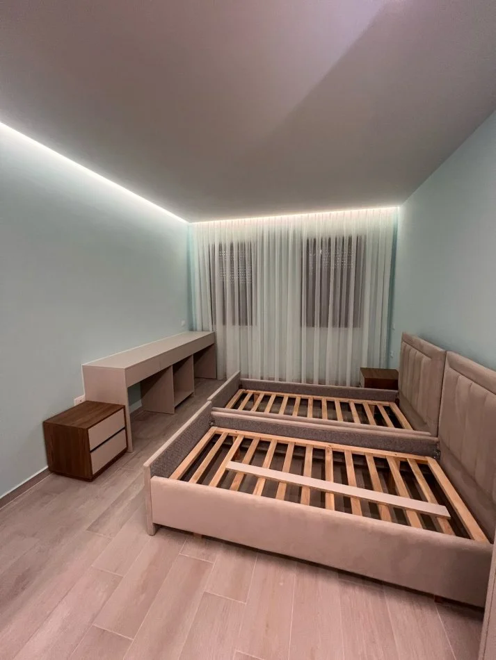 Tirane, jepet me qera apartament 2+1 Kati 3, 106 m² 1.200 € (Liqeni i Thate)