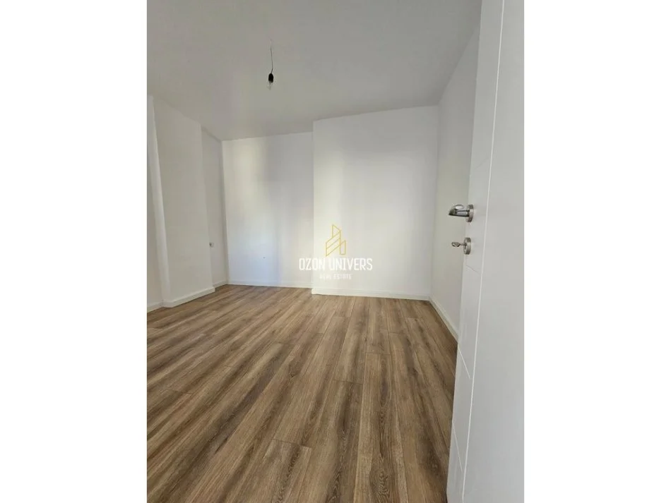 Tirane, shitet apartament 1+1 Kati 5, 42 m² 98.000 € (Mozaiku i Tiranës –pranë Zogut të Zi)