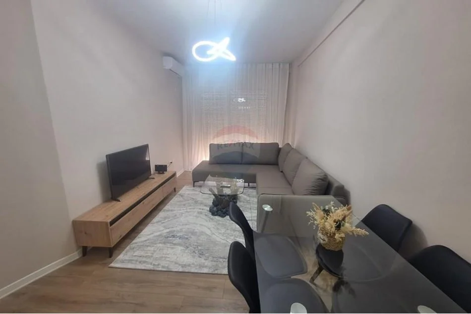 Tirane, jepet me qera apartament Kati 8, 70 m² 600 € (Don Bosko Hipoteka)