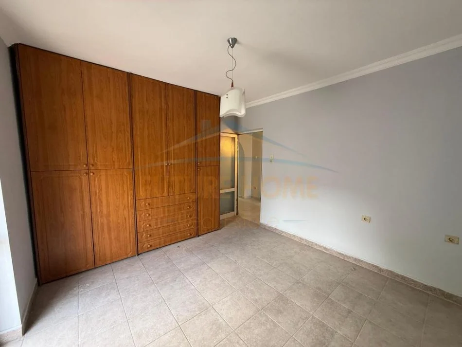 Tirane, shitet apartament 2+1+Aneks+Ballkon Kati 3, 62 m² 155.000 € (21 dhjetori)