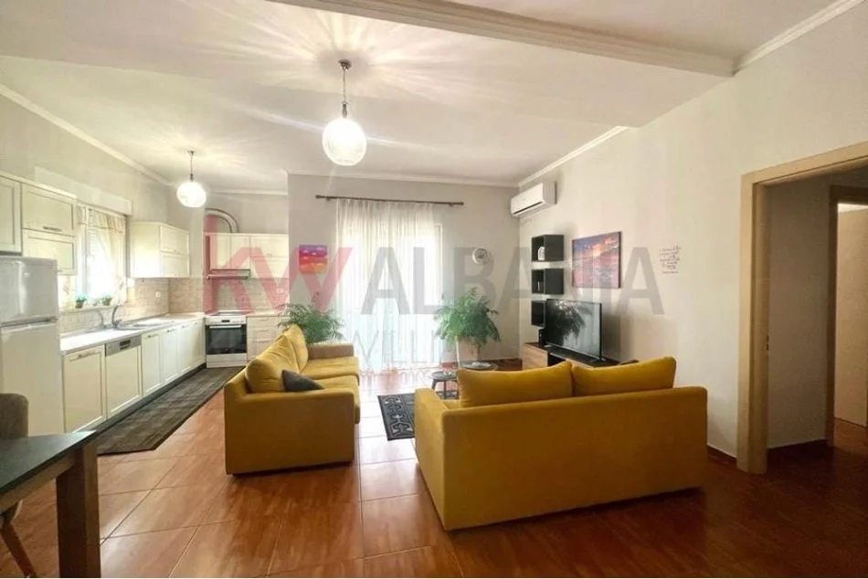 Tirane, jepet me qera apartament 2+1 Kati 5, 96 m² 750 € (SQUARE 21)