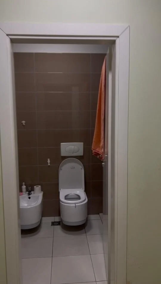 Tirane, jap me qera apartament 1+1+Ballkon Kati 5, 76 m² 600 € (Vasil Shanto, afer KESH)