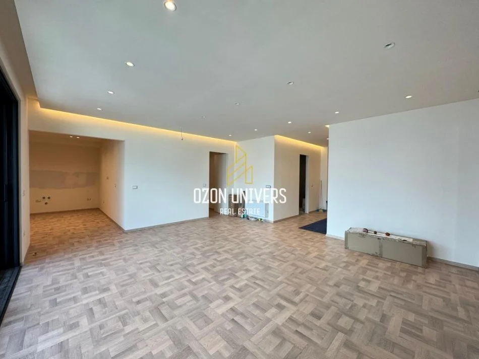 Tirane, jepet me qera apartament 2+1+Ballkon Kati 6, 141 m² 1.500 € (Myslym Shyr)
