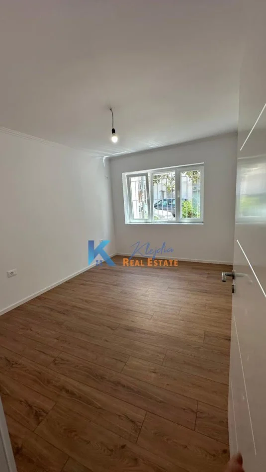 Tirane, shitet apartament 2+1+Ballkon Kati 1, 62 m² 118.000 € (Varri i Bamit)