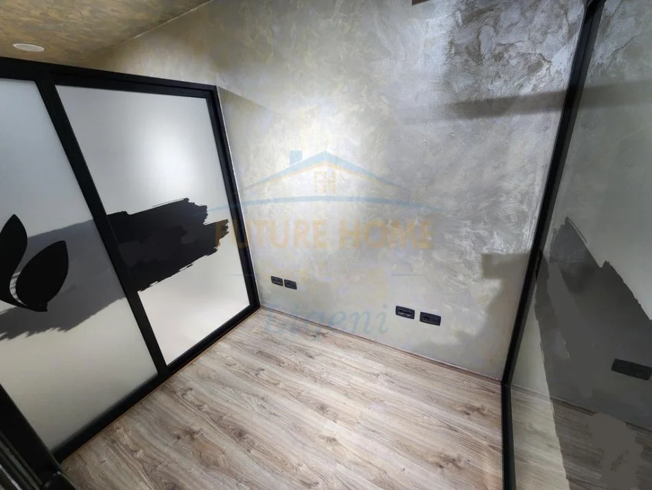 Tirane, jepet me qera dyqan Kati 0, 40 m² 500 € (sheshi willson)