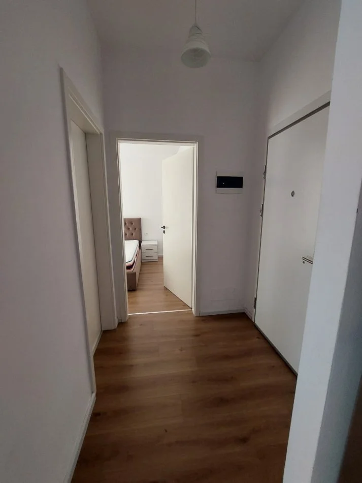 Tirane, jepet me qera apartament 1+1 Kati 5, 52 m² 400 € (Residenca Kaimi)