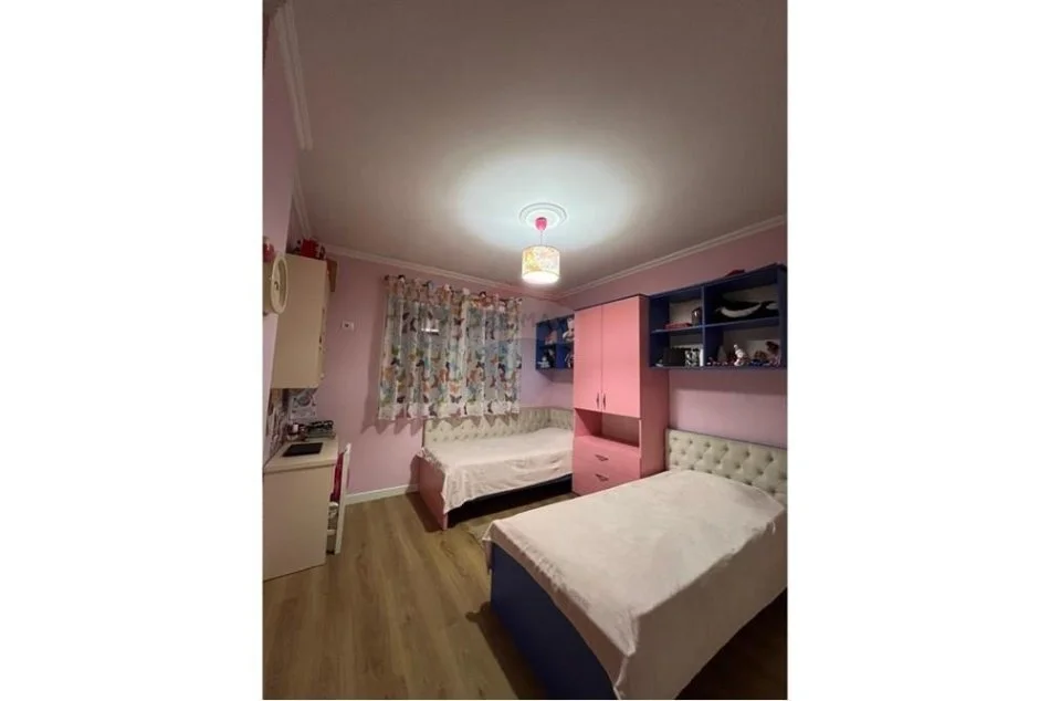 Tirane, jepet me qera , 80 m² 550 € (Kompleksi Fratari Astir)