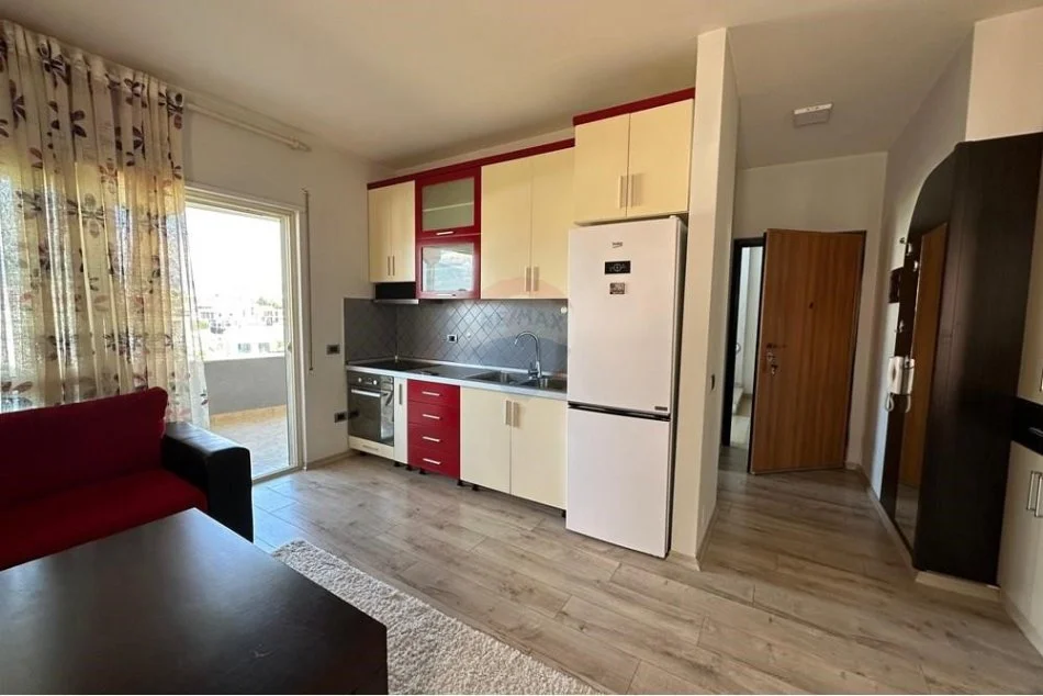 Tirane, jepet me qera apartament 1+1 Kati 3, 55 m² 550 € (rruga e ullishtes)