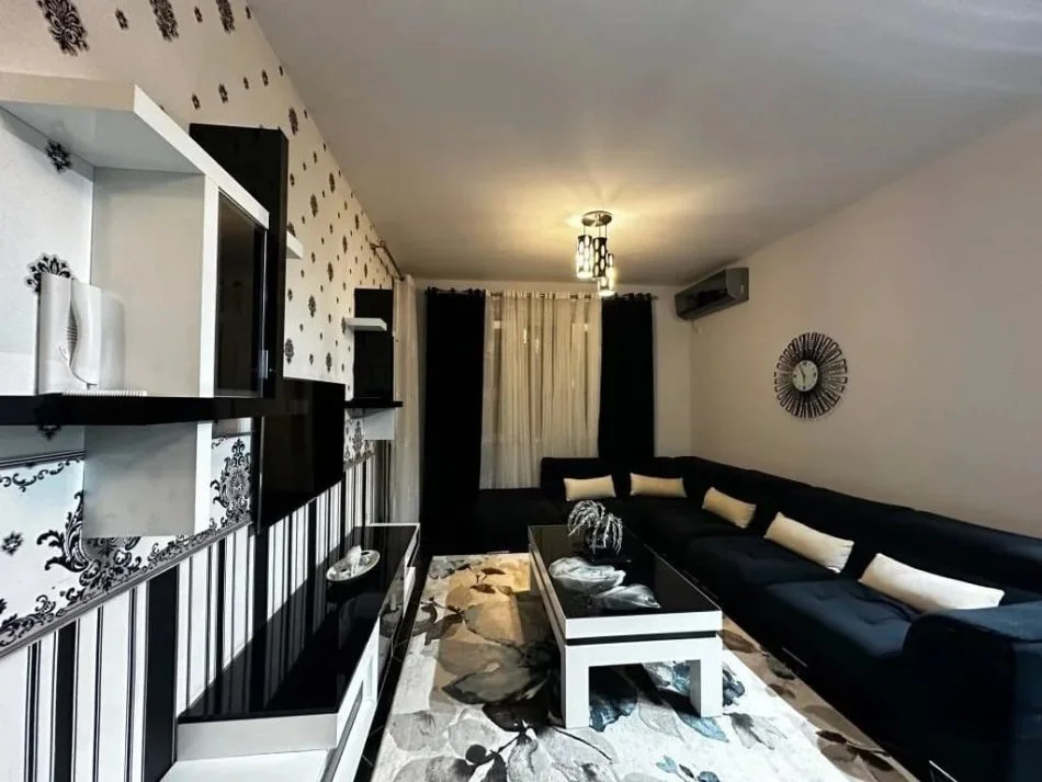 Tirane, jepet me qera apartament 3+1 Kati 2, 115 m² 750 € (Bulevardi i Ri)