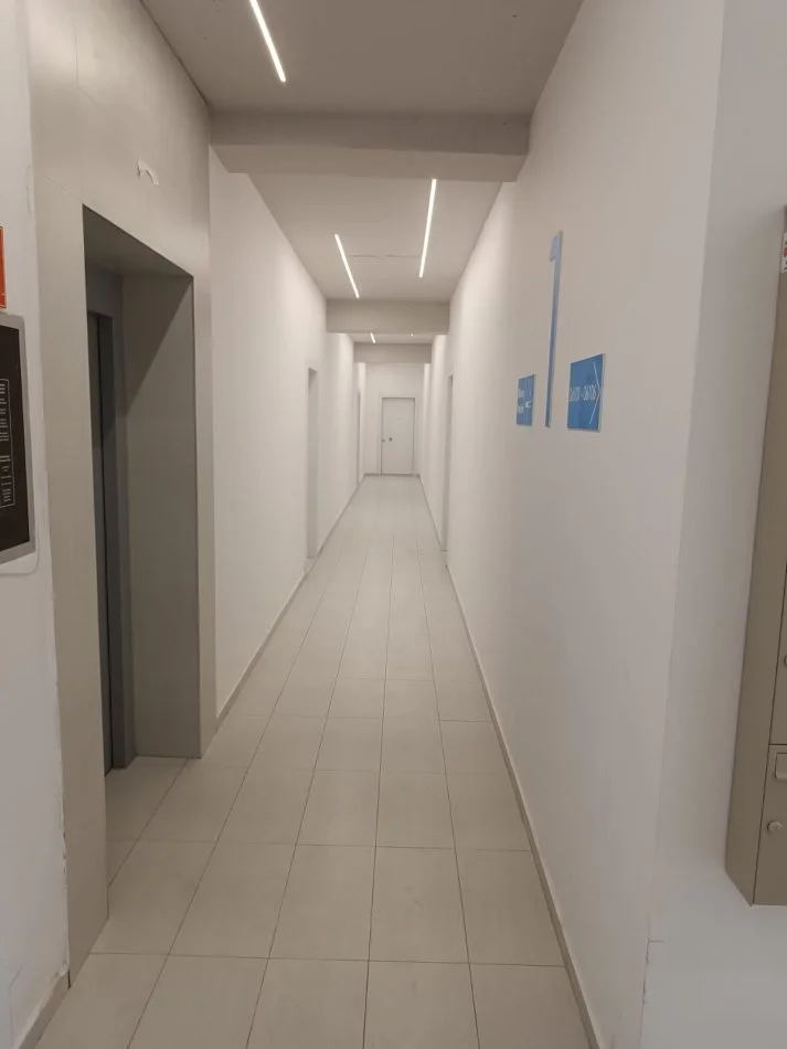Tirane, jepet me qera apartament 1+1 Kati 0, 47 m² 250 € (Ali Demi)
