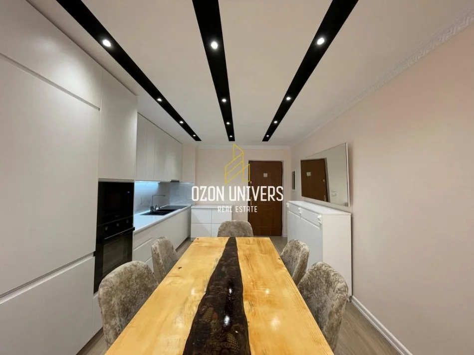 Tirane, jepet me qera apartament 2+1+Ballkon Kati 3, 120 m² 1.200 € (Kompleksi Colombo , Liqeni i Thatë)