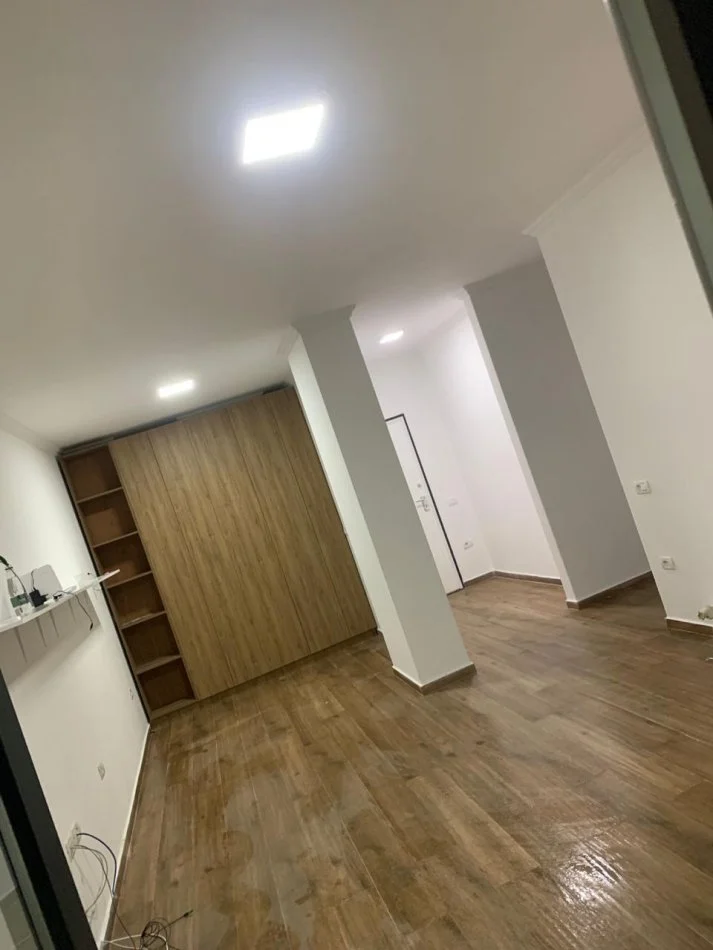 Tirane, jepet me qera apartament 1+1 Kati 3, 65 m² 550 € (Myslym Shyri)