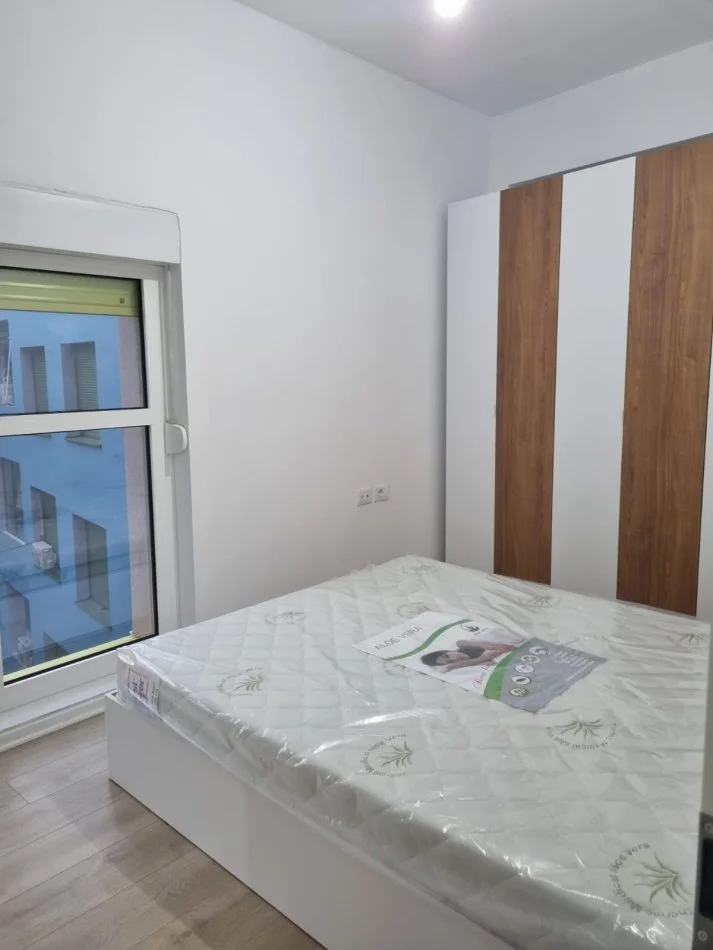Tirane, jepet me qera apartament 2+1 Kati 3, 85 m² 500 € (Ali Demi)