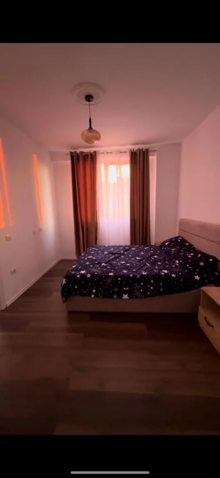 Tirane, jepet me qera apartament 2+1 Kati 4, 87 m² 450 € (Shkoze)