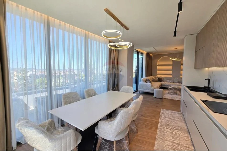 Tirane, jepet me qera apartament 3+1+Ballkon Kati 11, 150 m² 2.300 € (Lake View)