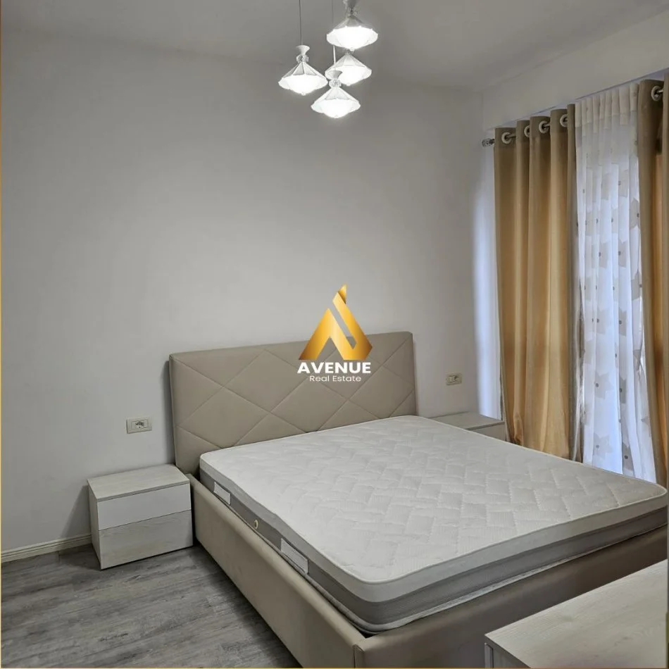 Tirane, jepet me qera apartament 2+1+Ballkon Kati 3, 75 m² 650 € (5 maji)