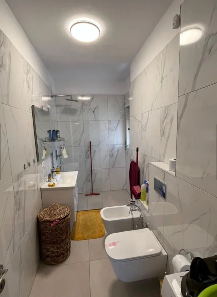 Tirane, jepet me qera apartament 2+1 Kati 8, 91 m² 205.000 € (Selvia)