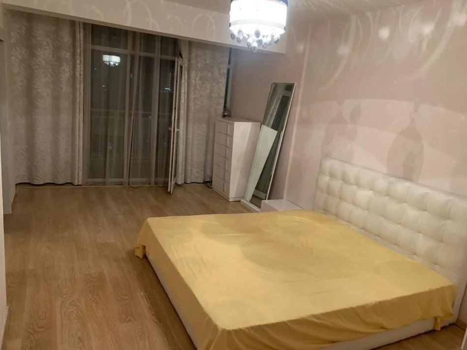 Tirane, jepet me qera apartament 2+1 Kati 1, 550 € (Laprake)