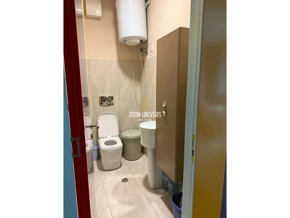 Tirane, jepet me qera apartament 1+1 Kati 3, 45 m² 650 € (Bllok)