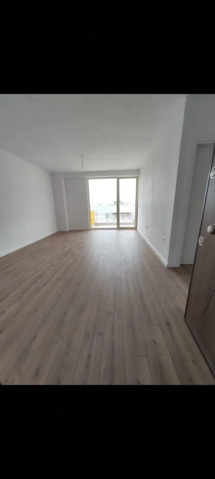 Tirane, jepet me qera apartament 1+1 Kati 4, 65 m² 83.000 € (Fresk)