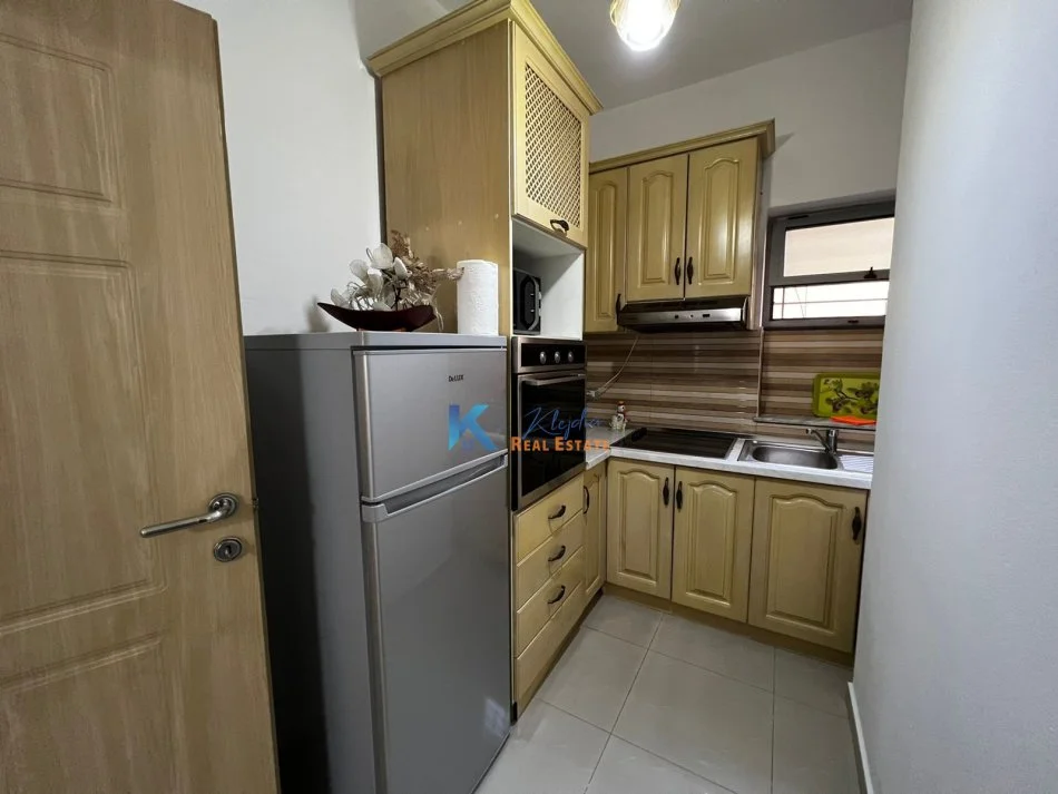 Tirane, jap me qera apartament 1+1+Aneks+Ballkon Kati 2, 65 m² (Mbi shkollen e baletit)