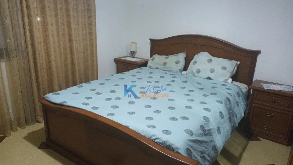 Tirane, jap me qera apartament 1+1+Ballkon Kati 2, 65 m² (afer shkolles se baletit)