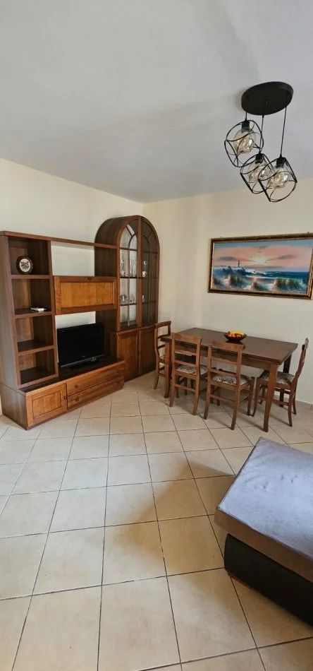 Tirane, jepet me qera apartament 2+1 Kati 1, 73 m² 400 € (Porcelan)