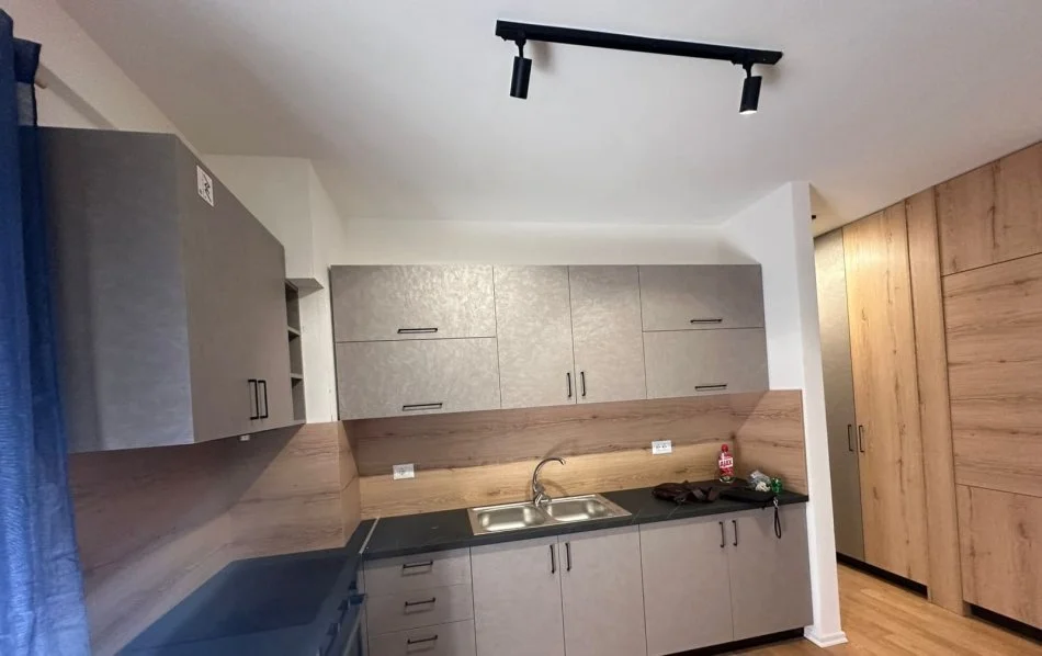 Tirane, jepet me qera apartament 1+1 Kati 3, 71 m² 550 € 