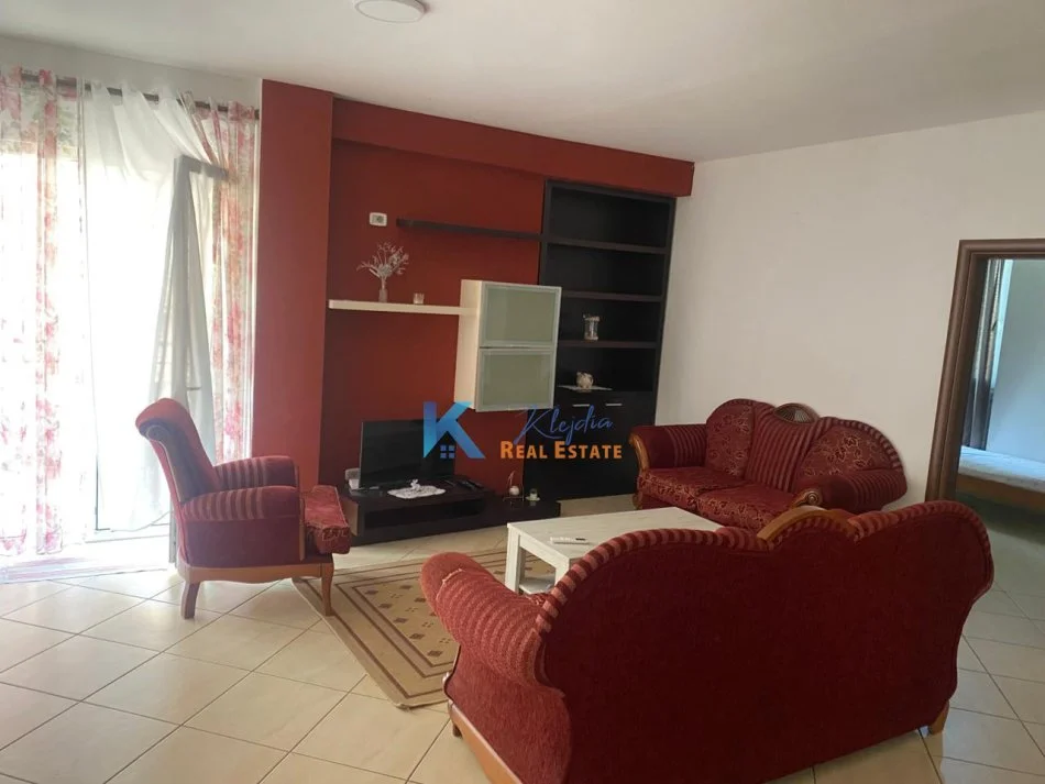 Tirane, jap me qera apartament 3+1+Ballkon Kati 3, 115 m² 500 € (Kodra e Diellit, Rruga Rrapo Hekali)